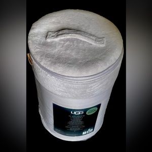 Ugg Corey reversible  Full / Queen Comforter Set